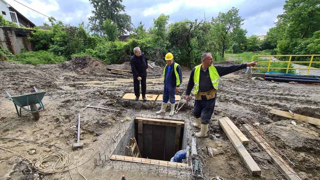 Реконструкција водоводне мреже у насељу Умка 